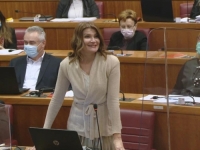 URNEBES U HRVATSKOM SABORU: Zastupnica SDP-a napravila grešku koja je izazvala salve smijeha... (VIDEO)