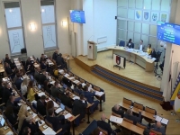 IZ SDA NOVI PRITISAK NA 'TROJKU': 'Učenike vraćaju u klupe, sjednice se održavaju online...'