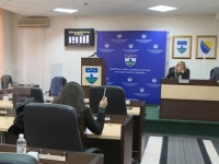 RUŽNIĆU SE DRMA FOTELJA: Kasa USK je zaključana od 1. februara, nema mogućnosti isplate plata budžetskim korisnicima niti ikakvih drugih transakcija, dio policijskih auta...