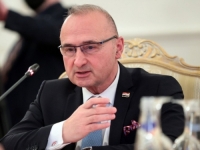 GRLIĆ RADMAN SE CRVENI PRED STRANIM ZVANIČNICIMA: 'Pitaju me kakvog mi to predsjednika imamo'