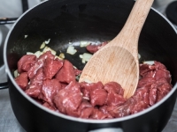 STALNI PROBLEM: Jamie Oliver otkrio trik pomoću kog ulje nikada neće prskati iz tave