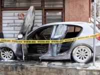 PONOVO PALJEVINA AUTOMOBILA U SARAJEVU: Na Baščaršiji skoro u potpunosti izgorio BMW