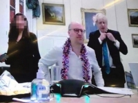 OVA FOTOGRAFIJA BI MOGLA ZAPEČATITI SUDBINU BORISA JOHNSONA: Dok su u Velikoj Britaniji na snazi bile stroge...