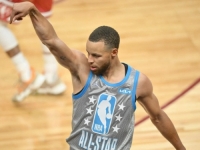 SJAJNA ALL-STAR UTAKMICA NBA LIGE: Fantastični Curry sa 50 poena, od čega 16 trojki, dominirao među NBA zvijezdama (VIDEO)