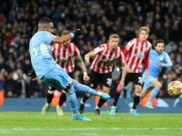 SPEKTAKULARNA NOGOMETNA NOĆ U ENGLESKOJ: City bolji od Brentforda, Tottenham dva puta vodio pa izgubio, golijada u Birminghamu (VIDEO)