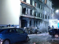 PROCURIO VIDEO: Pijani vozač oštetio 33 automobila, izbio požar, vatra zahvatila kuću…