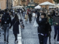 LAGANO SE POPUŠTAJU MJERE: Ukida se obavezno nošenje maski na otvorenom u...