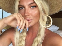 OPET JE PRETJERALA:Jelena Karleuša osvanula u vrućim pozama, fanovi na Instagramu oduševljeni...