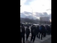 VELIKI ODZIV DOBROVOLJACA: Pogledajte kako se civili u Kievu naoružavaju (VIDEO)