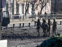 NAKON JOŠ JEDNE NEPROSPAVANE NOĆI: Pogledajte kako danas izgledaju ulice Kijeva na kojima su jutros rano vođene žestoke borbe (FOTO, VIDEO)