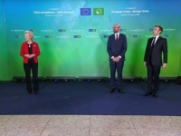 SKANDAL U BRUXELLESU: Predstavnik Ugande Odongo Jeje Abubakhar ignorisao predsjednicu Europske komisije, uslijedila reakcija Emmanuela Macrona (VIDEO)