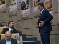 'NAROD I NEPRAVDA': Penzioneri ogorčeni zbog neusvajanja zakona, optužuju Konakovića da vodi političku borbu preko njihovih leđa