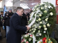 'SB' NA KOMEMORACIJI I POLAGANJU VIJENACA I CVIJEĆA NA MARKALAMA: Da se nikada ne ponovi i ne zaboravi! (FOTO)