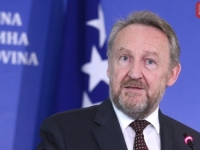 BAKIR IZETBEGOVIĆ NAKON SJEDNICE DOMA NARODA: 'Hrvati i Srbi nisu ugroženi, već država BiH i njene patriote'