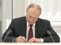'OVAKO ĆE VAM BITI': Putin prvo potpisao sporazum o priznanju samoproglašenih republika, pa sazvao sjednicu ruskog Vijeća sigurnosti da o tome donese odluku