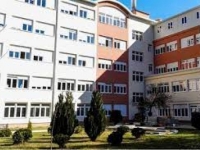 OVAJ JE VIŠE ZA KPZ U BLIZINI: Lupao stvari, bacio sto na blagajnicu...