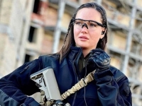 LIJEPA I OPASNA: Bivša Miss Ukrajine pridružila se vojsci, poslala oštru poruku ruskim agresorima...