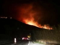 VATRA SE BRZO ŠIRI: Veliki požar kod Zenice, gori planina Lisac