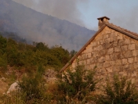 BORBA SA VATRENOM STIHIJOM: Bukte požari na području Trebinja