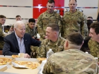 BIDEN AMERIČKIM VOJNICIMA U POLJSKOJ: Rekao im je da su... (VIDEO)