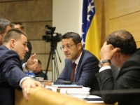 DELEGATI ODUGOVLAČE: Opet odgodili odluku o zabrani pušenja u FBiH; 'Svakako je njegova primjena tek za...'