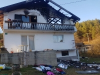 ZBOG OŠTEĆENIH INSTALACIJA: U požaru kod Fojnice četvero maloljetnika ostalo bez krova nad glavom