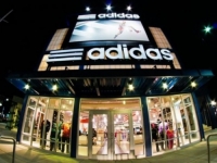 JOŠ JEDNA MEGA KOMPANIJA ODLAZI IZ RUSIJE: Njemački Adidas se privremeno povlači