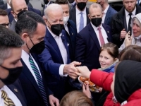 NAZVAO STVARI PRAVI IMENOM: Joe Biden posjetio ukrajinske izbjeglice u Varšavi, za Putina rekao da je krvnik