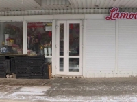 'RAT JE RAT, ALI LJUDI...': U ukrajinskom gradu duhova jedna mala trgovina prkosi ratnom užasu (VIDEO)