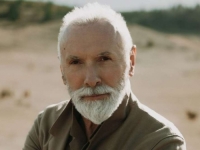 POSLUŠAJTE, PA OCIJENITE: Dino Merlin objavio dvije nove pjesme i poručio - 'Ovo je moj način da se iskupim!'