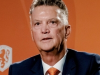 BIO JE TAMO, ZNA O ČEMU PRIČA: Van Gaal poručio zemljaku - 'Ne idi u United'