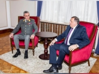 MOŽDA JE DOBIO INSTRUKCIJE: Uoči slanja još 500 vojnika u BiH, šef EUFOR-a se sastao s Dodikom. Zašto je to saopćeno tek danas?
