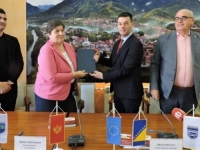 PREKOGRANIČNA SARADNJA ZA POHVALU: Potpisani ugovori o saradnji za zapošljavanje bez granica između dvije općine u Crnoj Gori i BiH