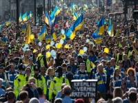 NAKON POZIVA ZELENSKOG: U Londonu više hiljada građana na protestu podrške Ukrajini