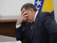 DODIK SAMO ŠTO NE ZAPLAČE: 'Kada sam zatražio tačku dnevnog reda, Komšić i Džaferović su me preglasali i nisu htjeli ni da...'