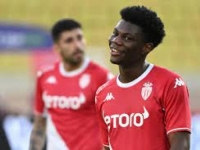 JOŠ JEDAN KAMEN SPOTICANJA: Real Madrid i PSG se bore za istog igrača