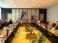I NIŠTA IM DRUGO NIJE VAŽNO: Vijeće ministara BiH donijelo odluku o regresu za 2022. godinu