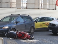 'SB' PATROLA NA LICU MJESTA: Saobraćajna nesreća na Skenderiji, stigla ekipa Hitne pomoći (FOTO)