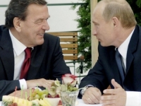 'TRAJAO JE SATIMA...': Novi detalji misterioznog susreta Gerharda Schrödera i Vladimira Putina
