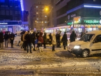 OTEŽANO FUNKCIONISANJE SAOBRAĆAJA: Velike snježne padavine u Turskoj, u nekim gradovima nastava u školama otkazana (FOTO)