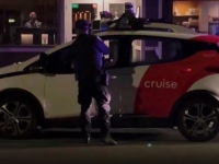 SKRIVENA KAMERA: Malo je reći da se policajac iznenadio kad je zaustavio auto bez svjetala, ali i bez vozača (VIDEO)