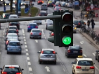 KRATKI FITILJI: Koliko treba čekati na semaforu s upaljenim zelenim svjetlom da se vozači razbjesne?