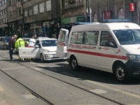 SAOBRAĆAJNA NESREĆA U TITOVOJ ULICI U SARAJEVU: Tri osobe povrijeđene, hitna dijete izvlačila pola sata