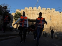 VRATA DŽAMIJE OTVORENA ZA VJERNIKE: Najmanje 152 Palestinca ranjena u sukobima s izraelskom policijom u Al-Aksi