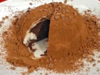 BRZI DESERT ZA ČISTU PETICU: Napravite glazirane čokoladne bombice i iznenadite ukućane…