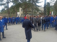 UZ VELIKU PODRŠKU GRAĐANA: Radnici GINEX-a na protestu, zvižduci za članove Nadzornog odbora...