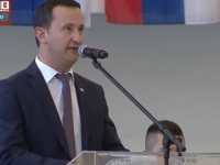 HIT NA DRUŠTVENIM MREŽAMA: Gradonačelnik Trebinja se propisno izblamirao držeći govor pred Dodikom, zapliće jezikom, trokira... (VIDEO)