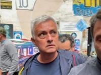 VIDEO GOVORI SVE: Mourinho se došao pokloniti na Maradonin mural