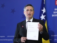 'SB' NA LICU MJESTA: Bećirović će i sutra doći na sjednicu Doma naroda PS BiH - 'Ne treba raspravljati po motelima i hotelima Neuma...' (FOTO)