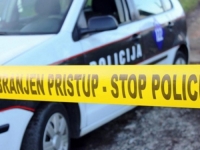 BIZARNA NESREĆA U TUZLI: Sletio s puta direktno na kuću (FOTO)